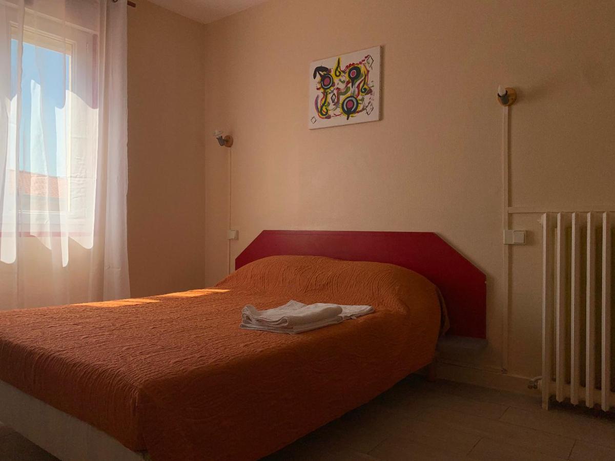 Hotel Les Rosiers Ла Рошел Екстериор снимка