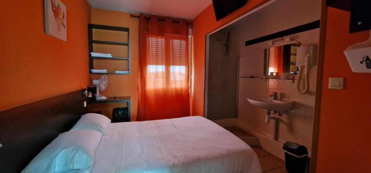Hotel Les Rosiers Ла Рошел Екстериор снимка