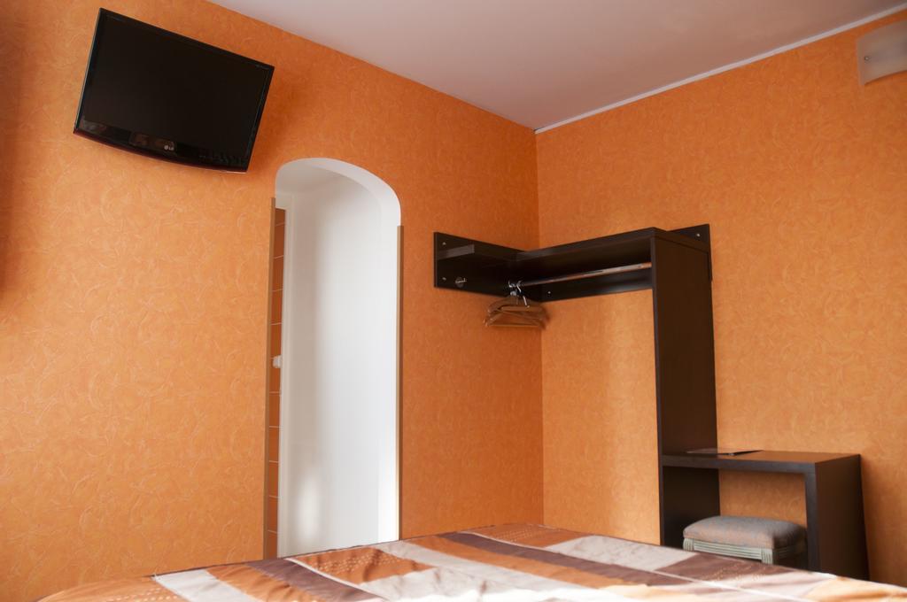 Hotel Les Rosiers Ла Рошел Екстериор снимка