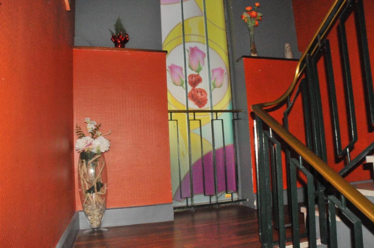 Hotel Les Rosiers Ла Рошел Екстериор снимка