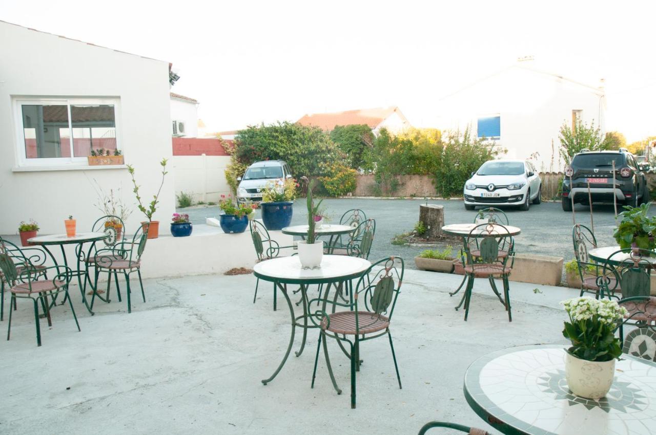 Hotel Les Rosiers Ла Рошел Екстериор снимка