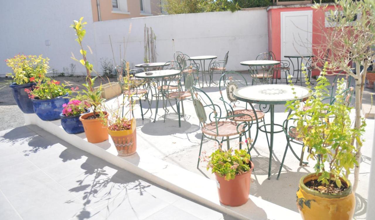 Hotel Les Rosiers Ла Рошел Екстериор снимка